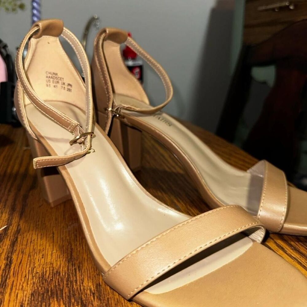 Dream-pairs Women's Tan and Cream Sandals
